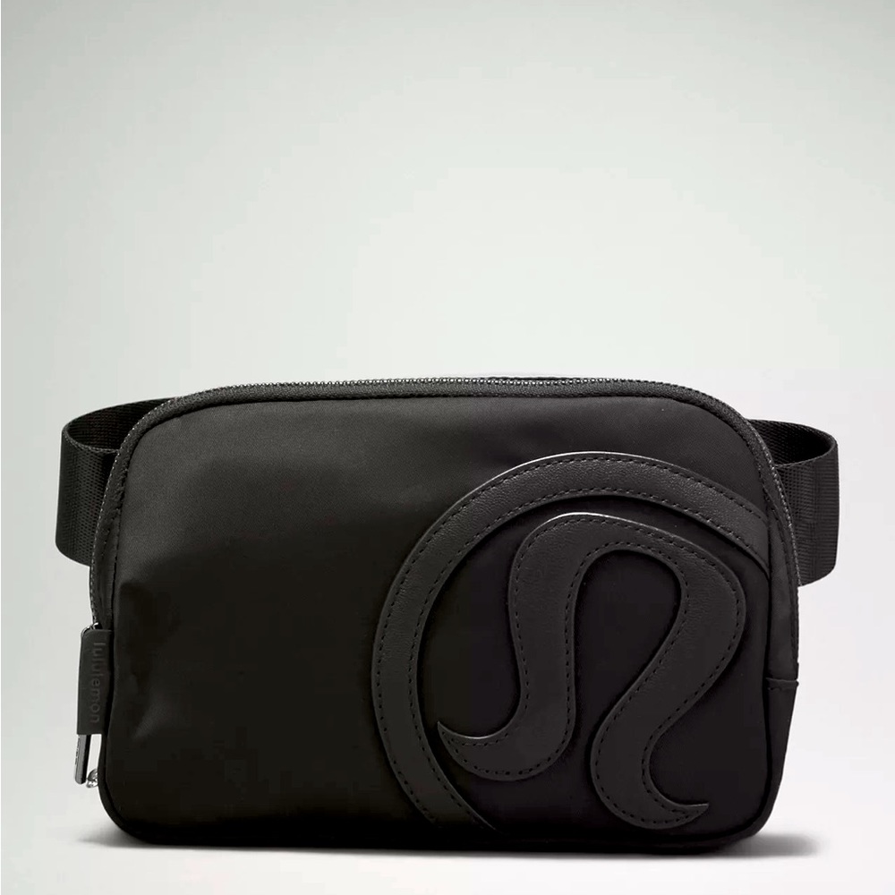 XSOLDX Lululemon Everywhere belt bag -Special Edition